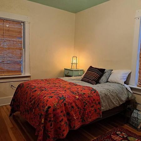 Blue Dog Accommodations Eastend 외부 사진