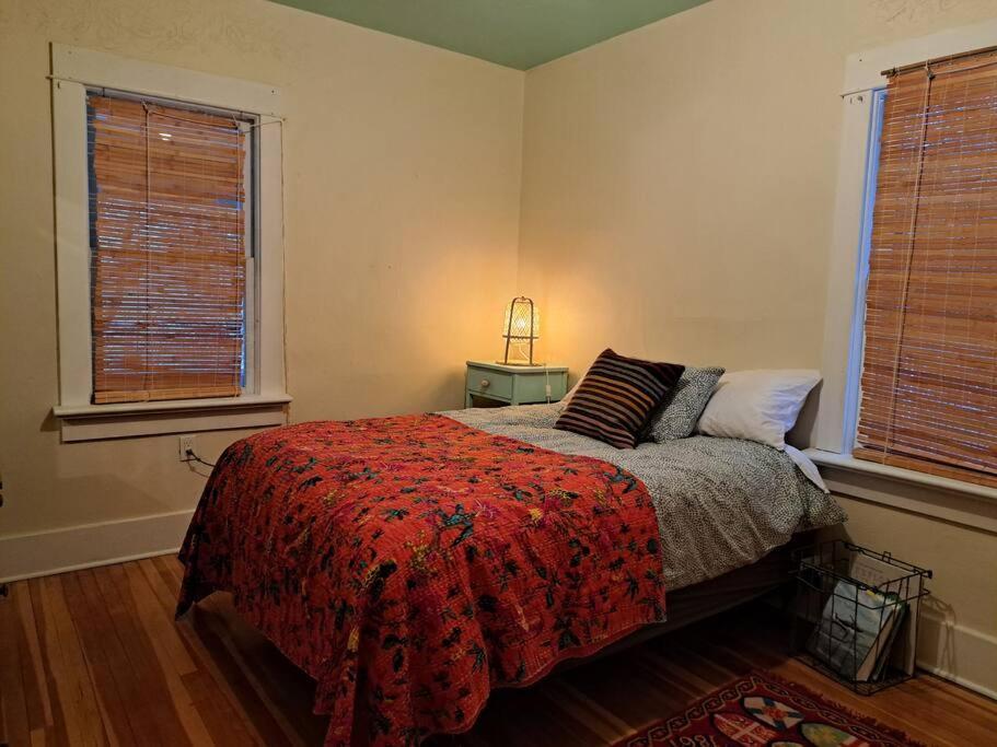 Blue Dog Accommodations Eastend 외부 사진